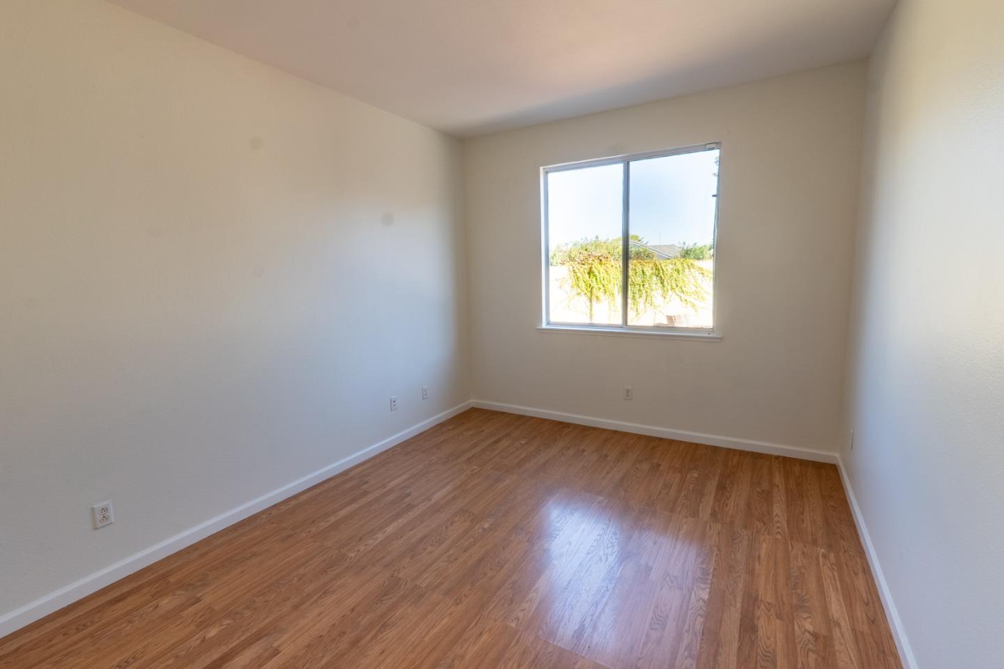 Detail Gallery Image 15 of 44 For 441 Adrian Ct, Hollister,  CA 95023 - 5 Beds | 3 Baths