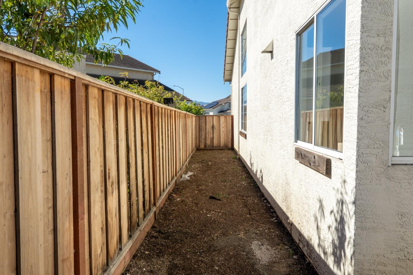 Detail Gallery Image 18 of 44 For 441 Adrian Ct, Hollister,  CA 95023 - 5 Beds | 3 Baths