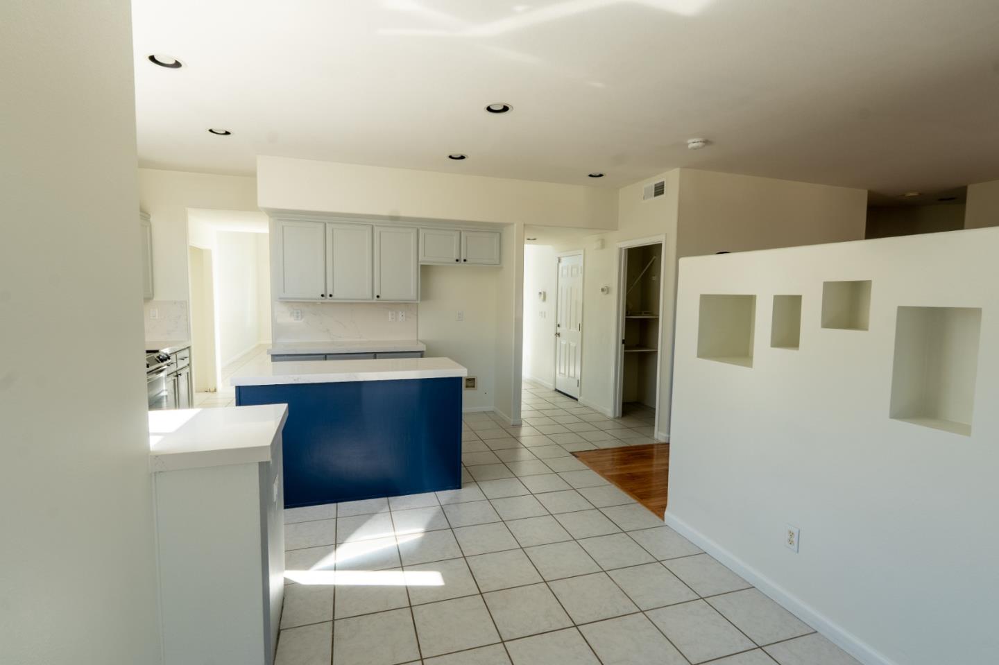 Detail Gallery Image 22 of 44 For 441 Adrian Ct, Hollister,  CA 95023 - 5 Beds | 3 Baths