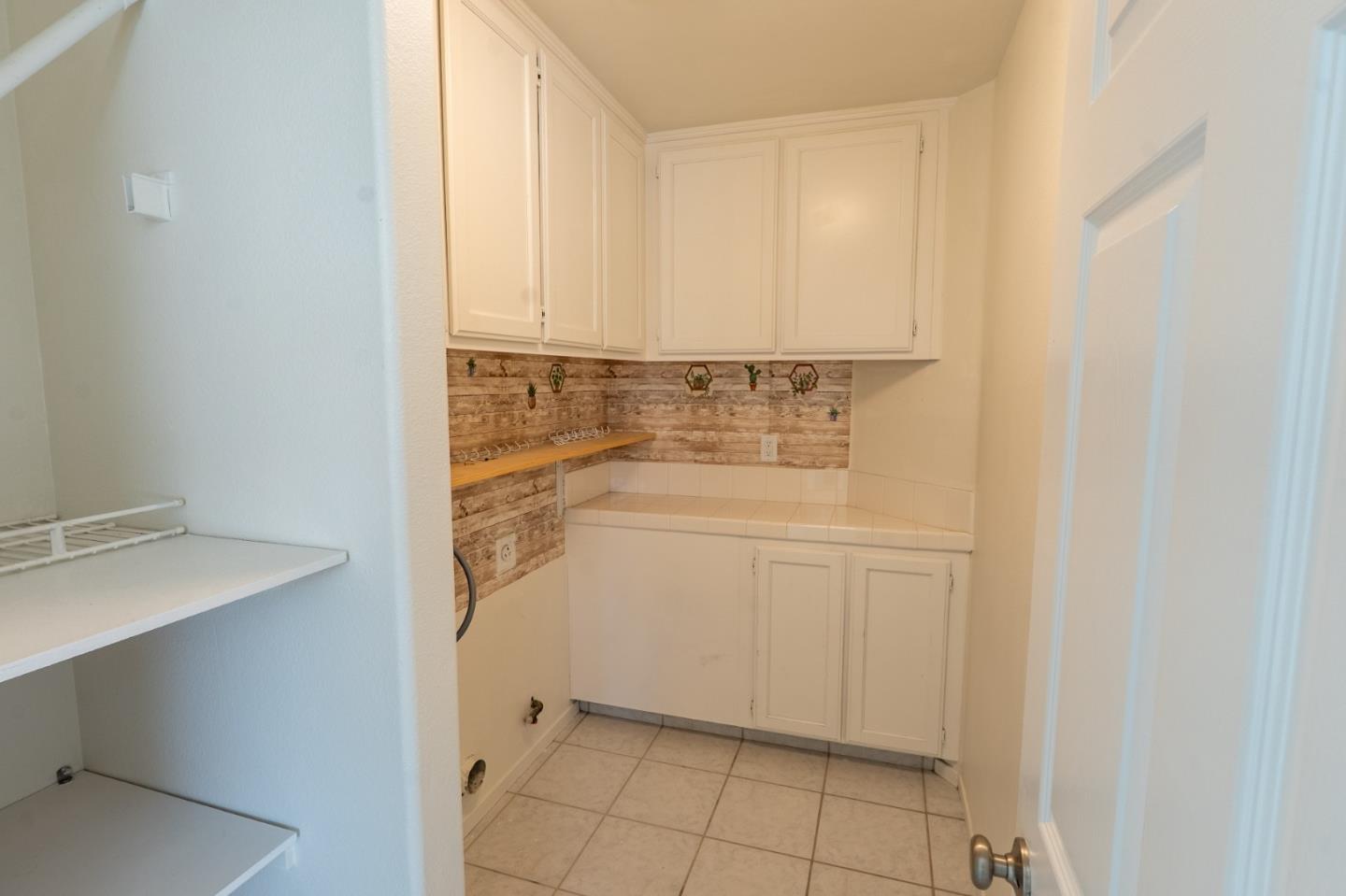 Detail Gallery Image 26 of 44 For 441 Adrian Ct, Hollister,  CA 95023 - 5 Beds | 3 Baths