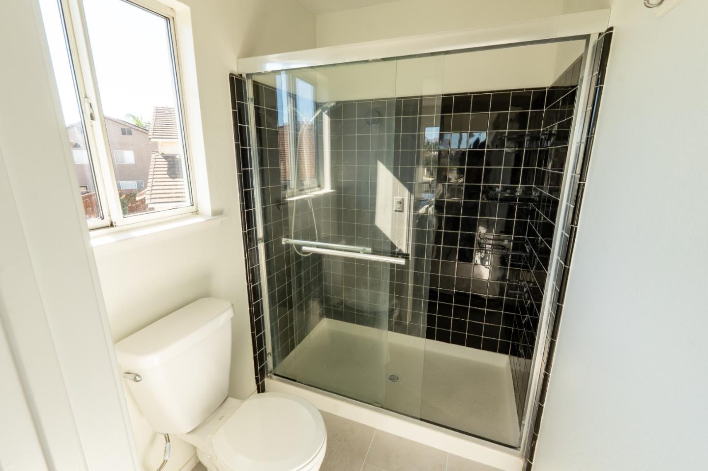 Detail Gallery Image 33 of 44 For 441 Adrian Ct, Hollister,  CA 95023 - 5 Beds | 3 Baths