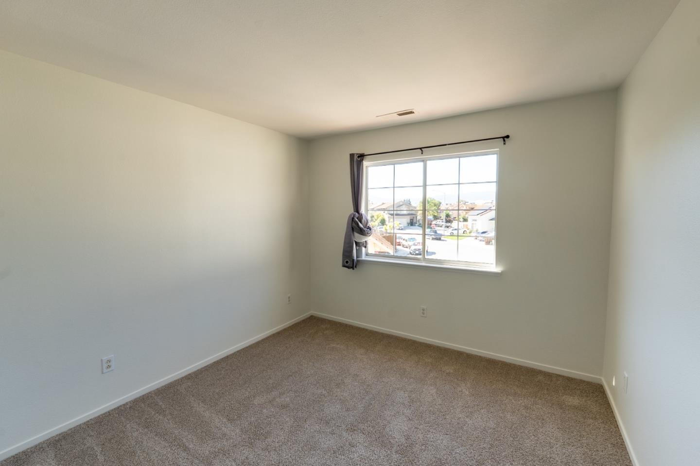 Detail Gallery Image 39 of 44 For 441 Adrian Ct, Hollister,  CA 95023 - 5 Beds | 3 Baths