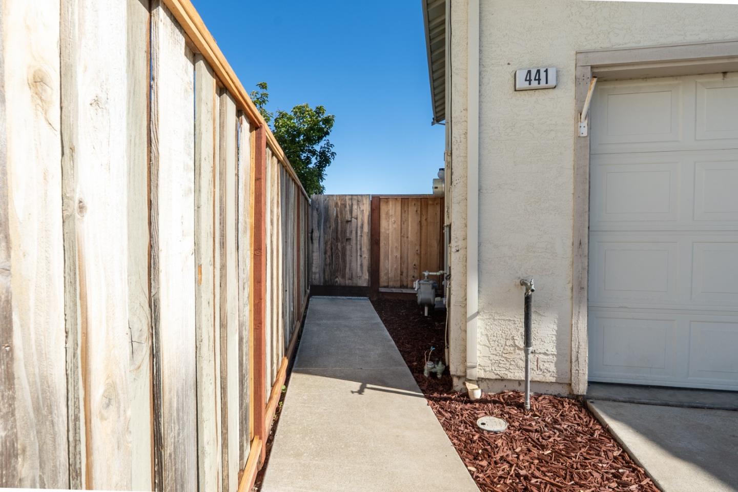 Detail Gallery Image 6 of 44 For 441 Adrian Ct, Hollister,  CA 95023 - 5 Beds | 3 Baths