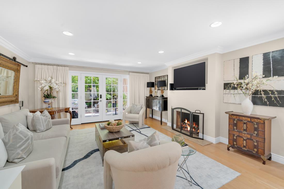 Detail Gallery Image 2 of 53 For 600 Pennsylvania #22,  Los Gatos,  CA 95030 - 2 Beds | 2/1 Baths