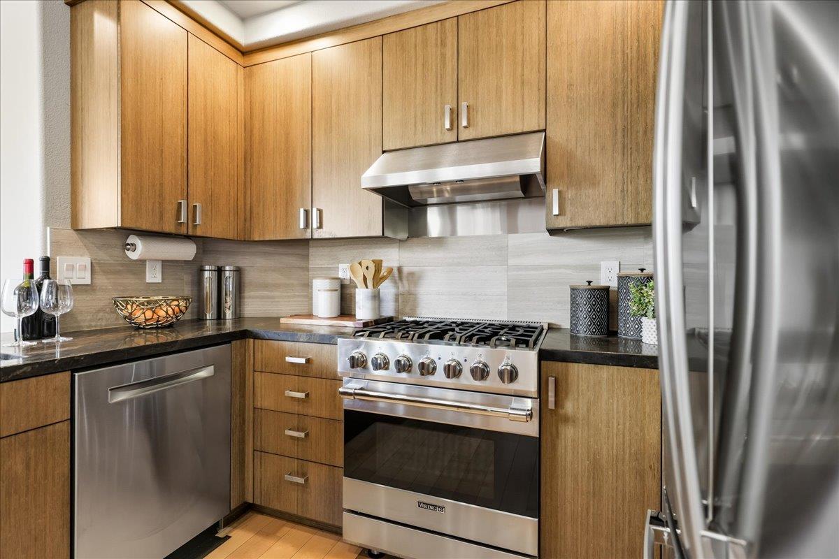 Detail Gallery Image 10 of 45 For 118 Magnolia Ln, Mountain View,  CA 94043 - 3 Beds | 3 Baths