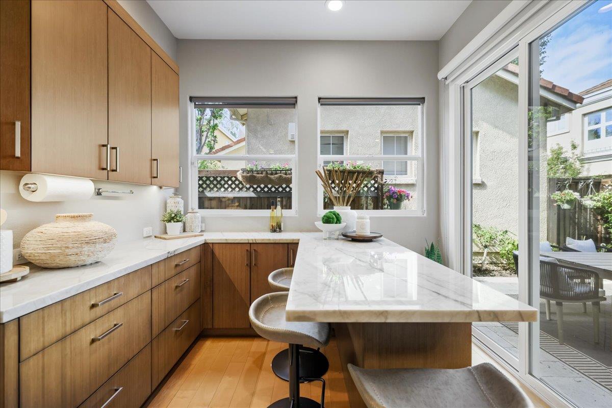 Detail Gallery Image 12 of 45 For 118 Magnolia Ln, Mountain View,  CA 94043 - 3 Beds | 3 Baths