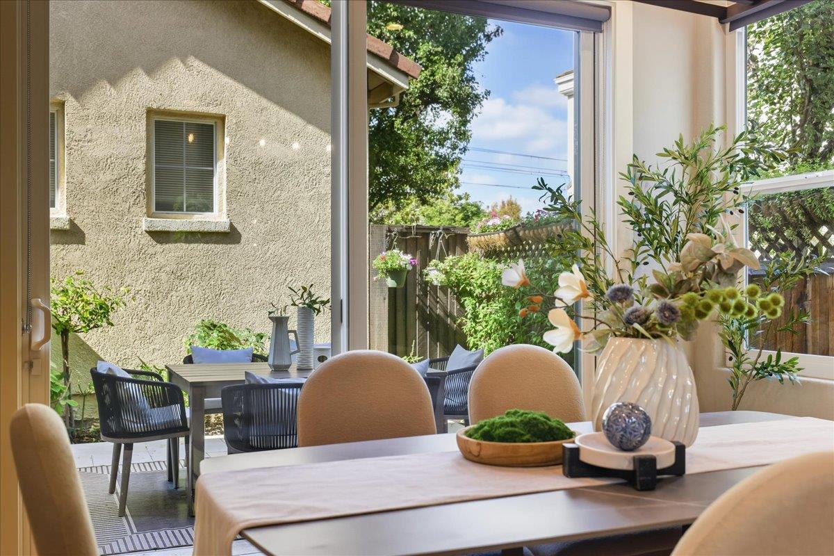 Detail Gallery Image 16 of 45 For 118 Magnolia Ln, Mountain View,  CA 94043 - 3 Beds | 3 Baths