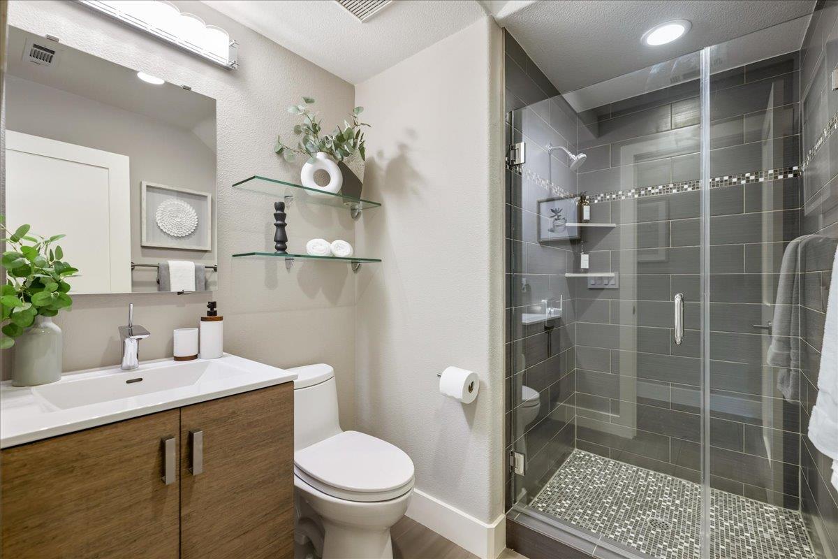 Detail Gallery Image 33 of 45 For 118 Magnolia Ln, Mountain View,  CA 94043 - 3 Beds | 3 Baths