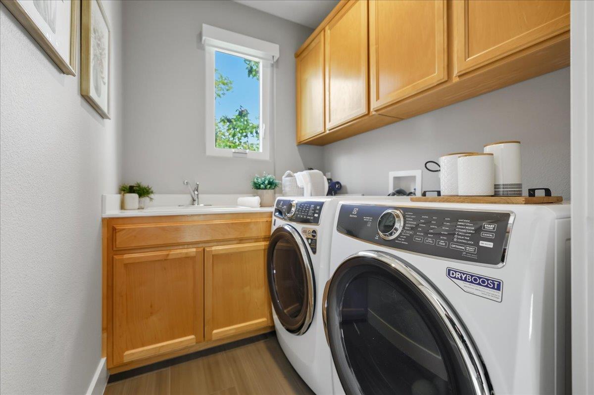 Detail Gallery Image 34 of 45 For 118 Magnolia Ln, Mountain View,  CA 94043 - 3 Beds | 3 Baths