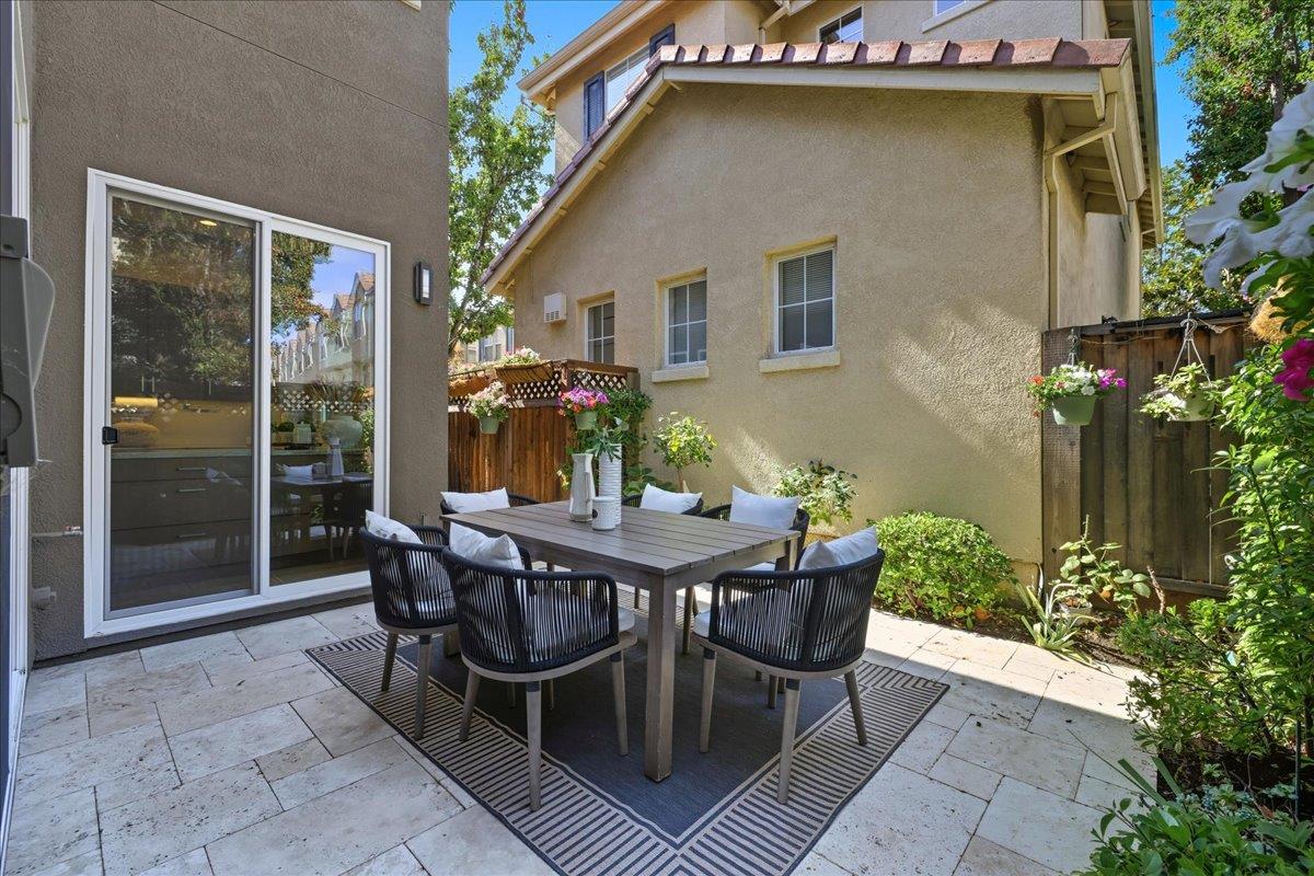 Detail Gallery Image 37 of 45 For 118 Magnolia Ln, Mountain View,  CA 94043 - 3 Beds | 3 Baths