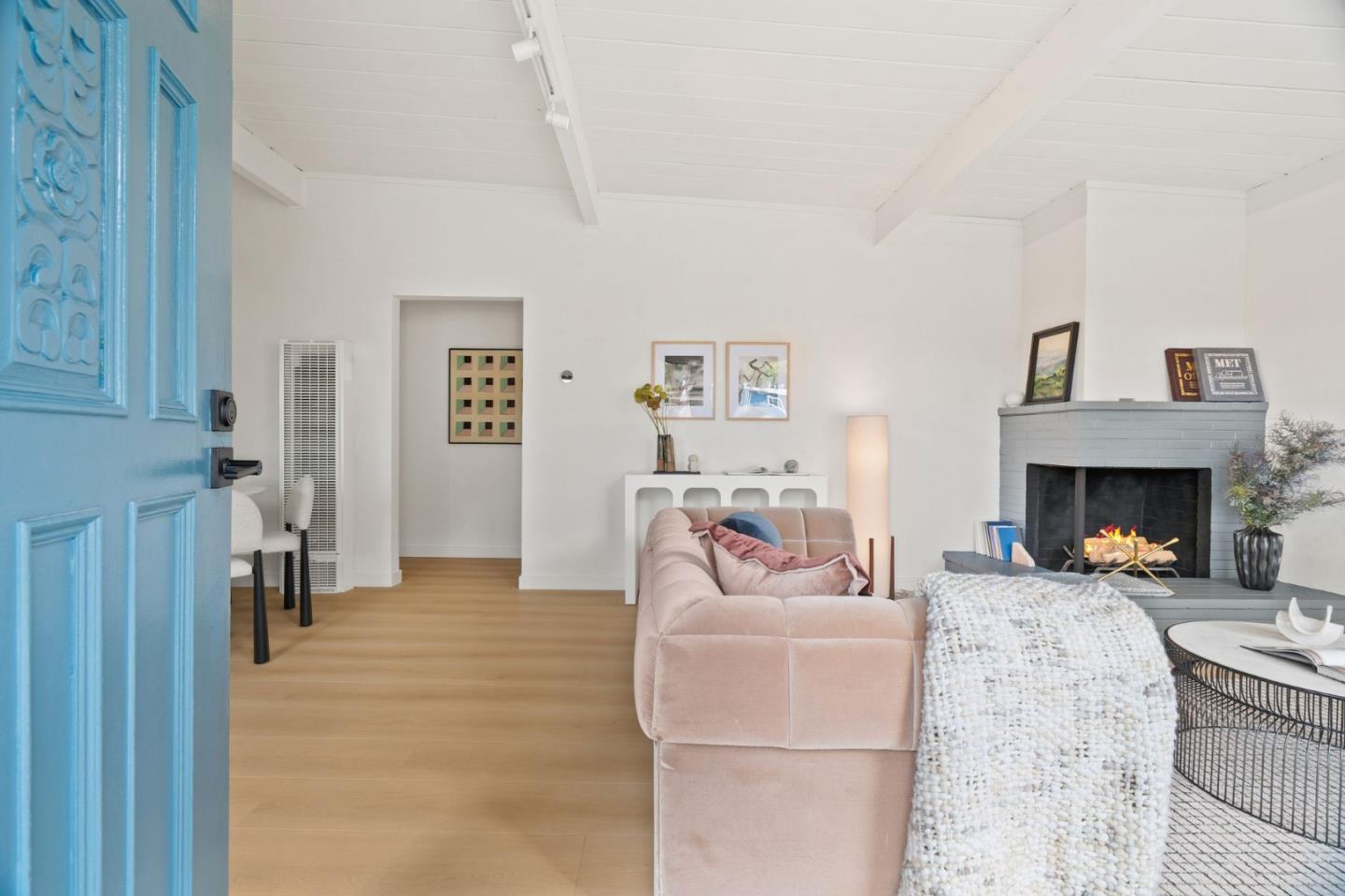 Detail Gallery Image 3 of 31 For 241 Hillside Dr, Pacifica,  CA 94044 - 3 Beds | 2 Baths