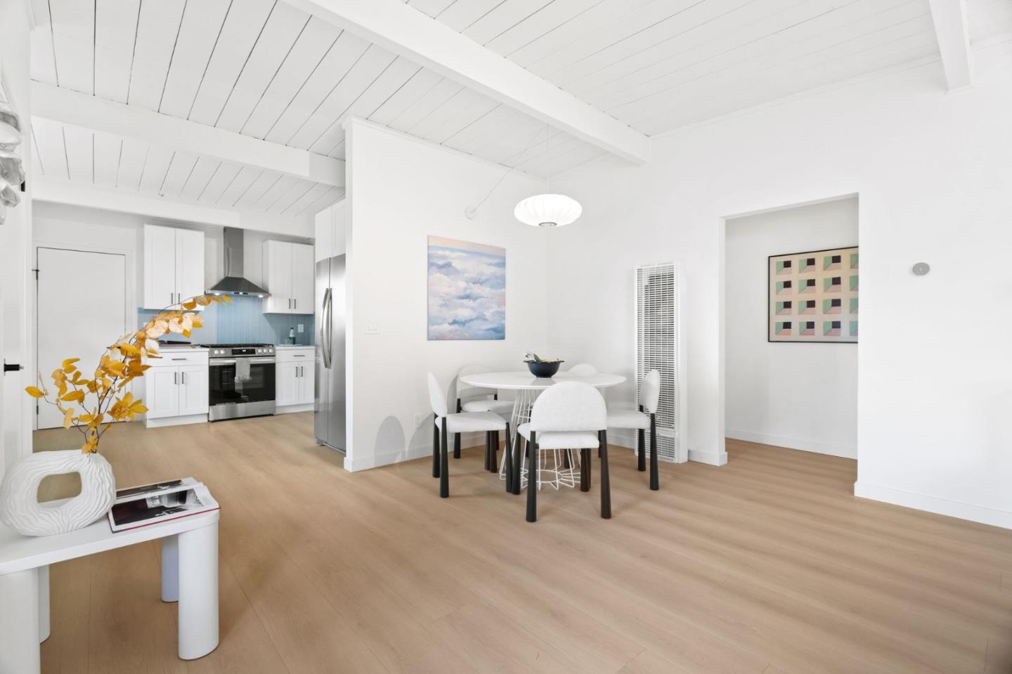 Detail Gallery Image 6 of 31 For 241 Hillside Dr, Pacifica,  CA 94044 - 3 Beds | 2 Baths