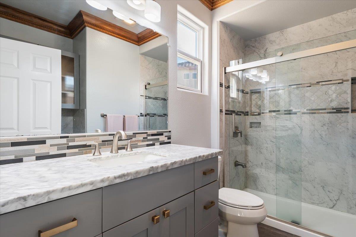 Detail Gallery Image 23 of 61 For 16 Wimbledon Cir, Salinas,  CA 93906 - 6 Beds | 3 Baths