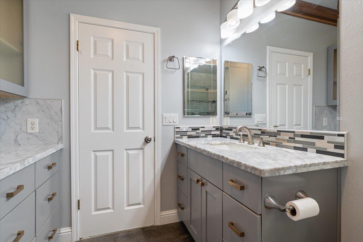 Detail Gallery Image 24 of 61 For 16 Wimbledon Cir, Salinas,  CA 93906 - 6 Beds | 3 Baths