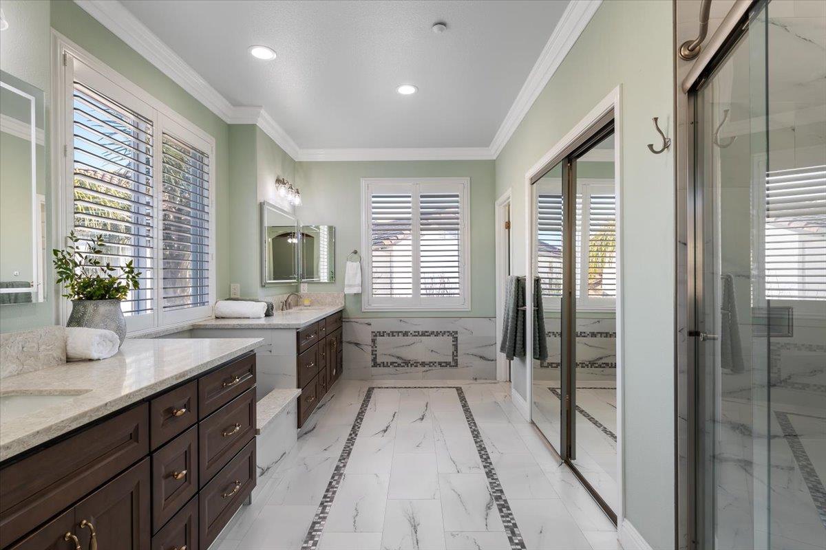 Detail Gallery Image 33 of 61 For 16 Wimbledon Cir, Salinas,  CA 93906 - 6 Beds | 3 Baths