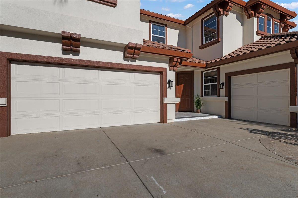 Detail Gallery Image 5 of 61 For 16 Wimbledon Cir, Salinas,  CA 93906 - 6 Beds | 3 Baths