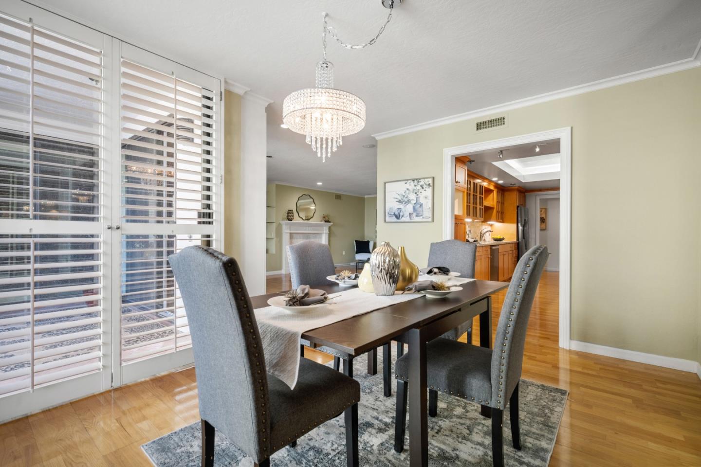 Detail Gallery Image 10 of 48 For 110 Park Rd #103,  Burlingame,  CA 94010 - 2 Beds | 2 Baths