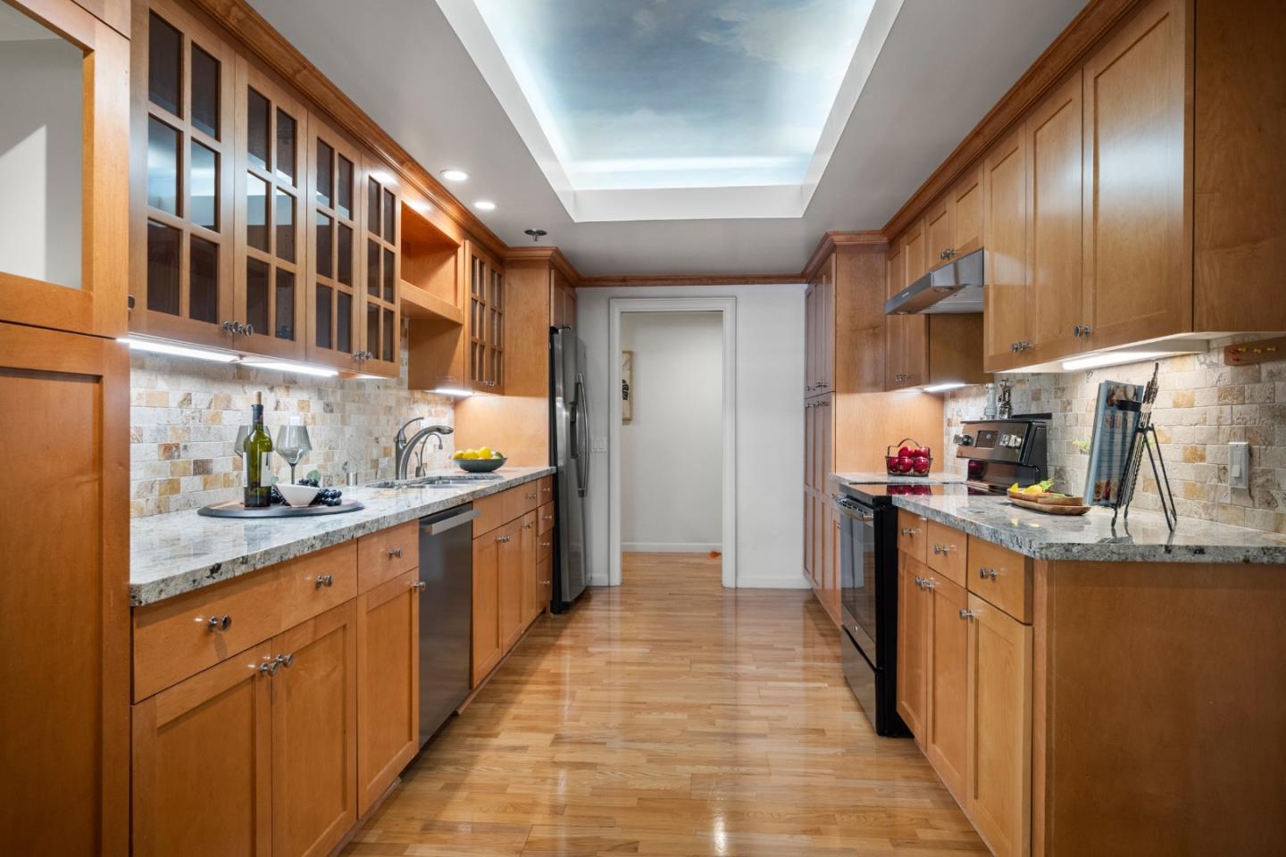 Detail Gallery Image 13 of 48 For 110 Park Rd #103,  Burlingame,  CA 94010 - 2 Beds | 2 Baths