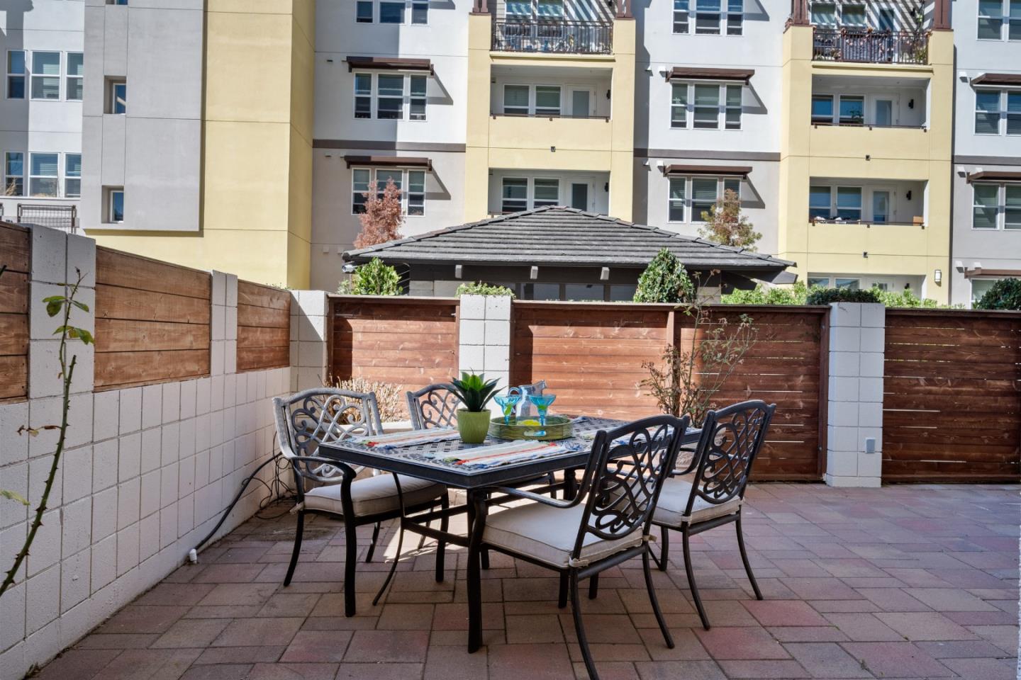 Detail Gallery Image 30 of 48 For 110 Park Rd #103,  Burlingame,  CA 94010 - 2 Beds | 2 Baths