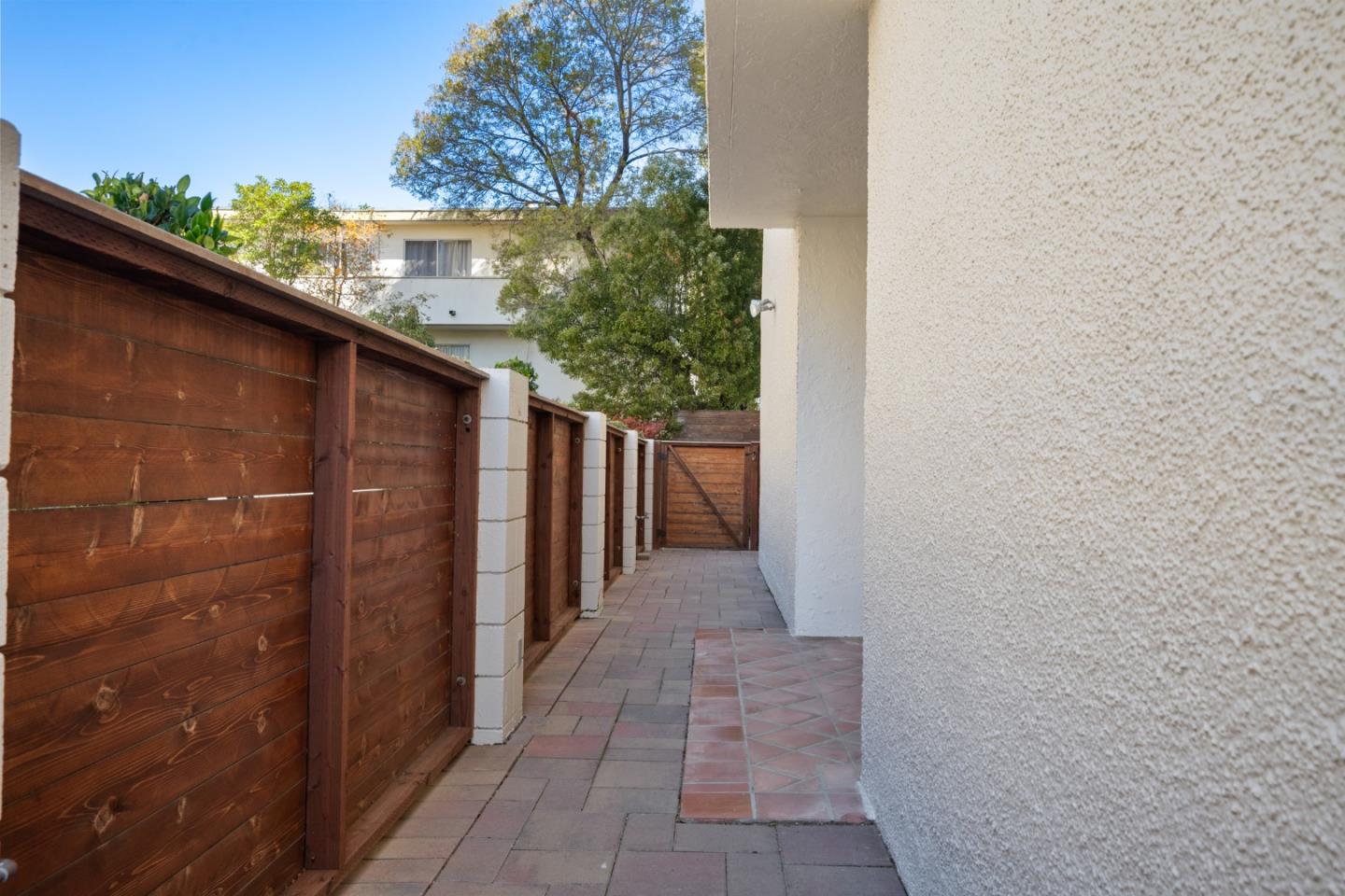 Detail Gallery Image 32 of 48 For 110 Park Rd #103,  Burlingame,  CA 94010 - 2 Beds | 2 Baths