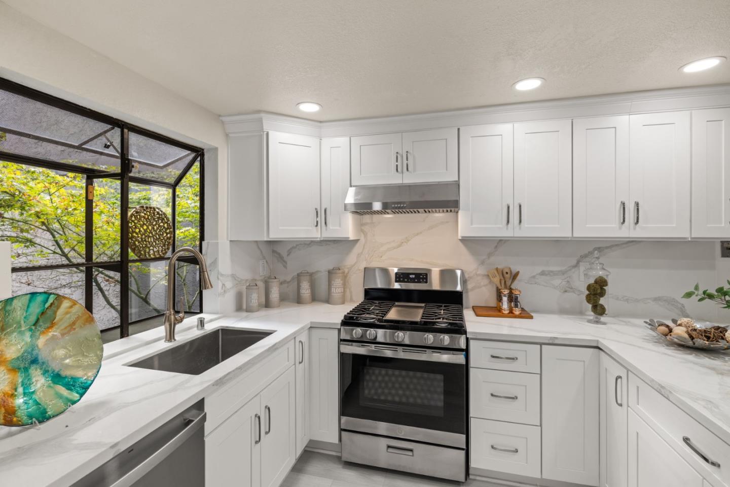 Detail Gallery Image 11 of 32 For 1152 Capri, Campbell,  CA 95008 - 3 Beds | 2 Baths