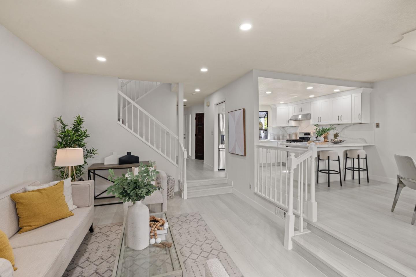 Detail Gallery Image 4 of 32 For 1152 Capri, Campbell,  CA 95008 - 3 Beds | 2 Baths