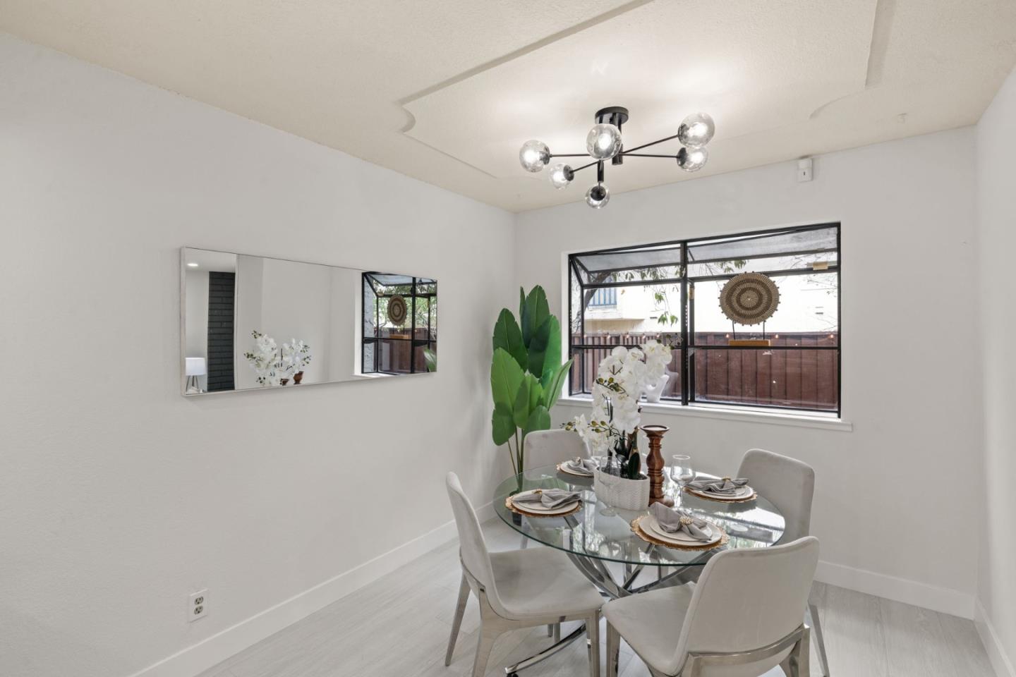 Detail Gallery Image 8 of 32 For 1152 Capri, Campbell,  CA 95008 - 3 Beds | 2 Baths