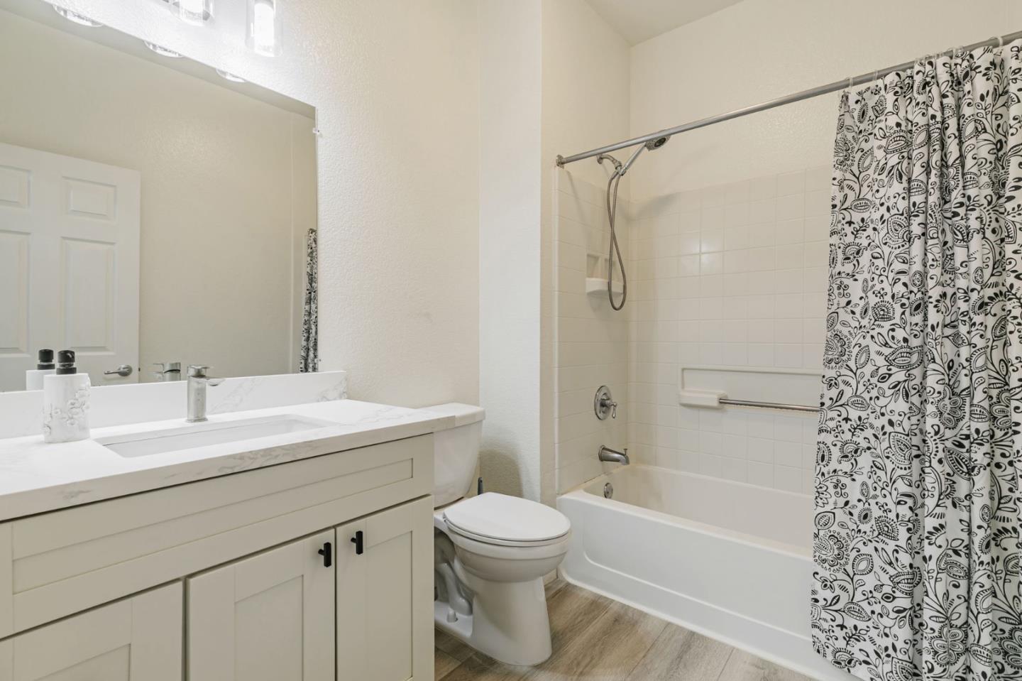 Detail Gallery Image 15 of 21 For 516 Martha St #101,  San Jose,  CA 95112 - 1 Beds | 1 Baths
