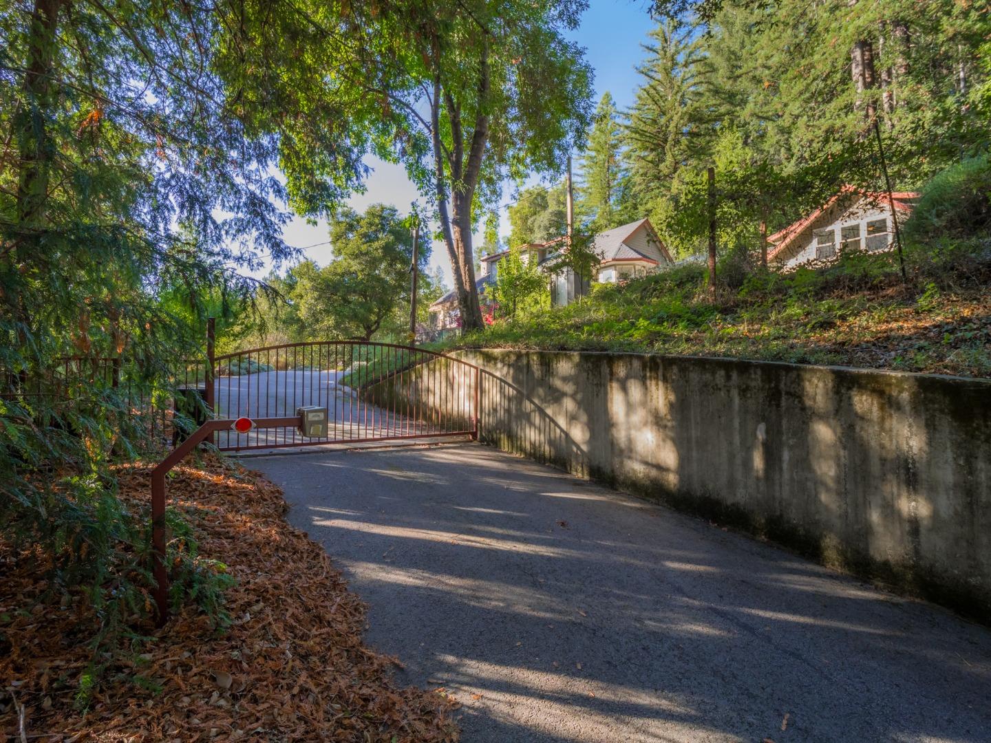 Detail Gallery Image 31 of 42 For 1901 Glenwood Dr, Scotts Valley,  CA 95066 - 3 Beds | 2/1 Baths