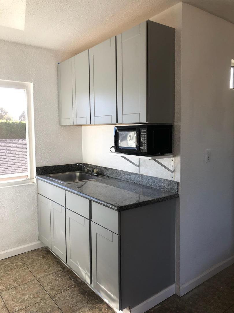 Detail Gallery Image 3 of 21 For 1225 Beacon Ave, San Mateo,  CA 94401 - 2 Beds | 1 Baths