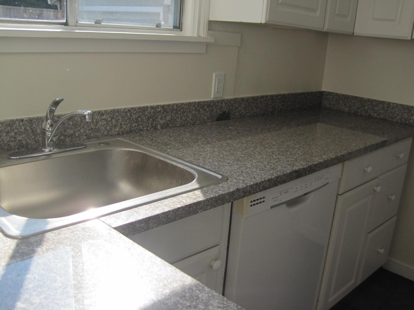 Detail Gallery Image 6 of 21 For 1225 Beacon Ave, San Mateo,  CA 94401 - 2 Beds | 1 Baths