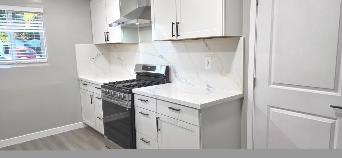 Detail Gallery Image 5 of 16 For 10281 Murtha Dr, San Jose,  CA 95127 - 4 Beds | 2 Baths