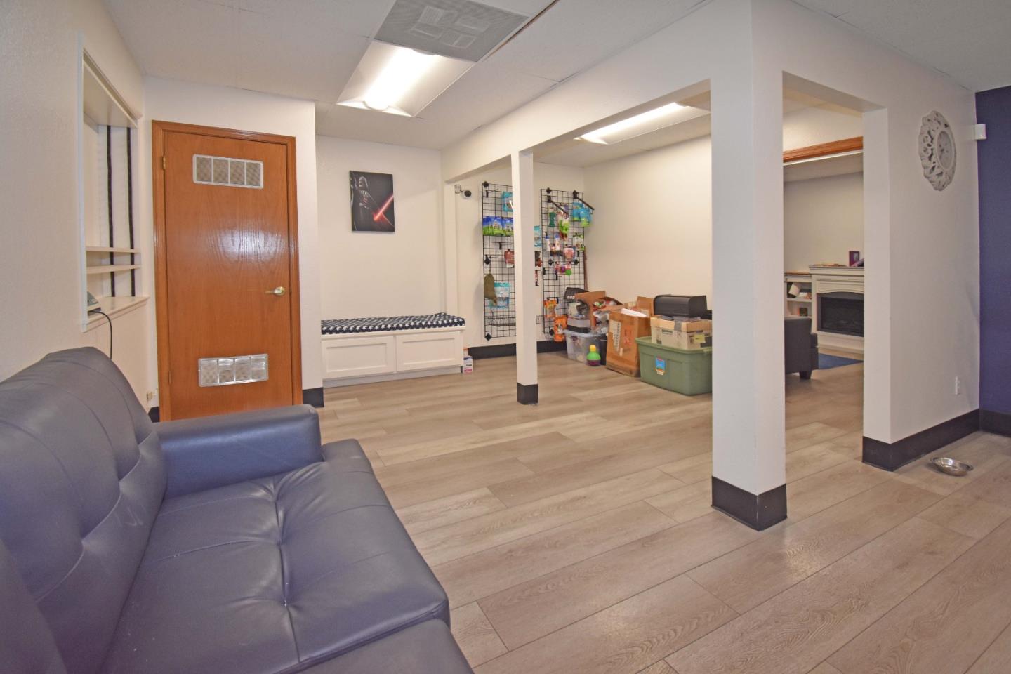 Detail Gallery Image 6 of 13 For 28 East St, Hollister,  CA 95023 - – Beds | – Baths