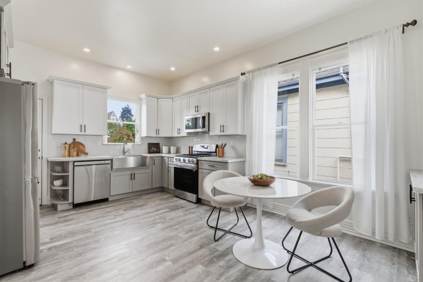 Detail Gallery Image 13 of 41 For 740 59th St, Oakland,  CA 94609 - – Beds | – Baths