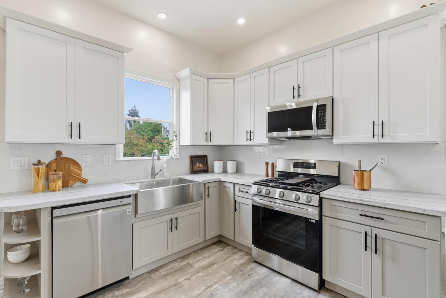 Detail Gallery Image 17 of 41 For 740 59th St, Oakland,  CA 94609 - – Beds | – Baths