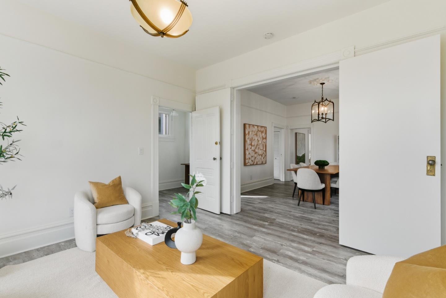 Detail Gallery Image 8 of 41 For 740 59th St, Oakland,  CA 94609 - – Beds | – Baths