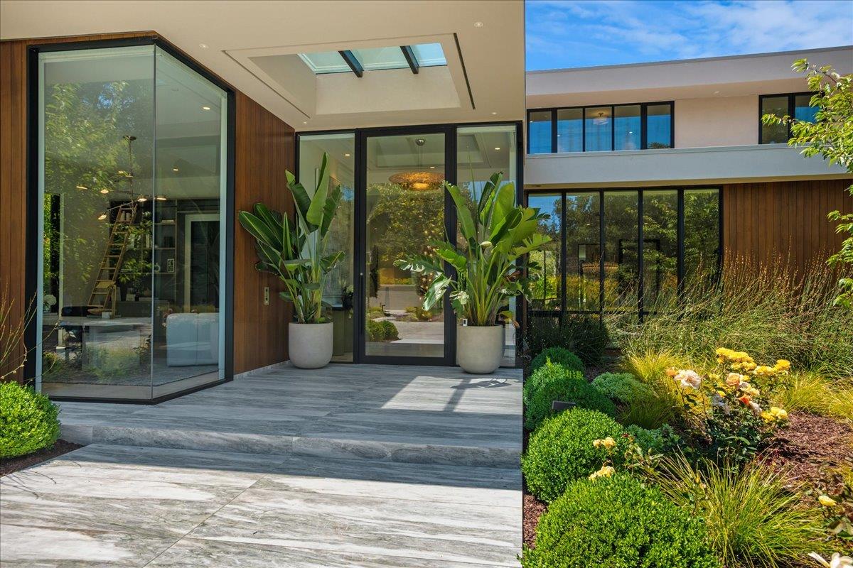 Detail Gallery Image 18 of 143 For 88 Tuscaloosa Ave, Atherton,  CA 94027 - 9 Beds | 12/3 Baths