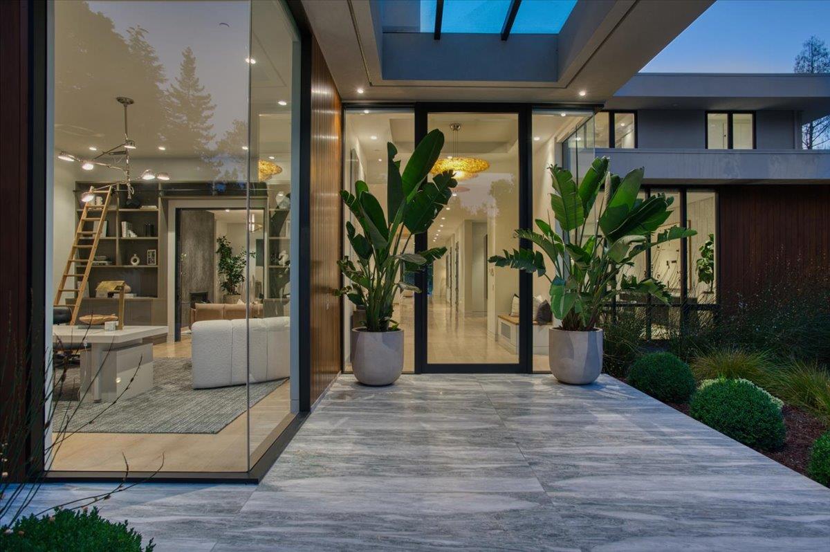 Detail Gallery Image 20 of 143 For 88 Tuscaloosa Ave, Atherton,  CA 94027 - 9 Beds | 12/3 Baths