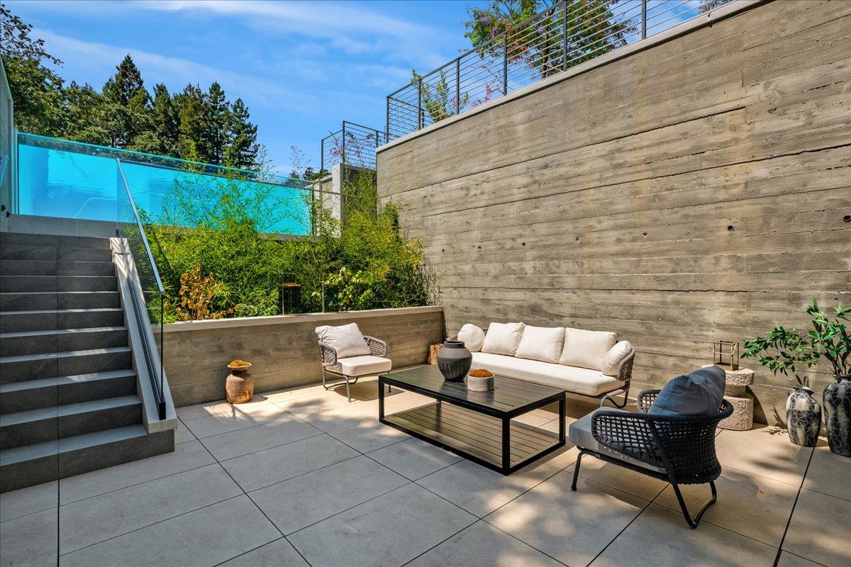 Detail Gallery Image 69 of 143 For 88 Tuscaloosa Ave, Atherton,  CA 94027 - 9 Beds | 12/3 Baths