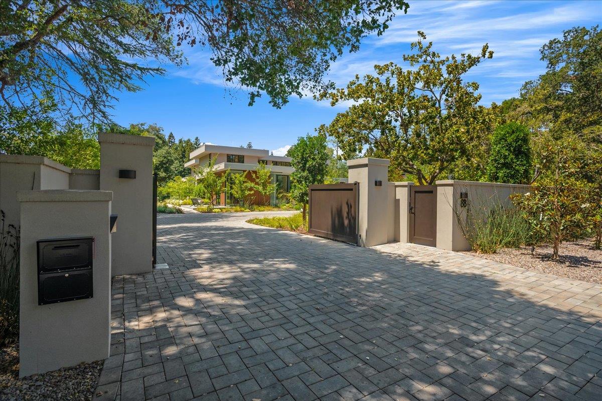 Detail Gallery Image 7 of 143 For 88 Tuscaloosa Ave, Atherton,  CA 94027 - 9 Beds | 12/3 Baths