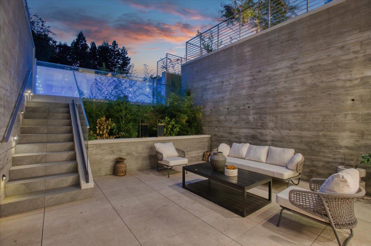 Detail Gallery Image 71 of 143 For 88 Tuscaloosa Ave, Atherton,  CA 94027 - 9 Beds | 12/3 Baths