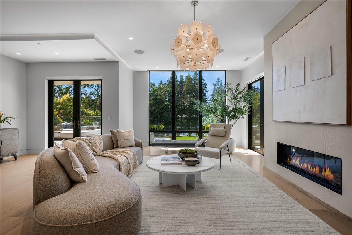 Detail Gallery Image 85 of 143 For 88 Tuscaloosa Ave, Atherton,  CA 94027 - 9 Beds | 12/3 Baths