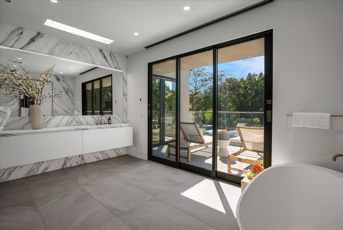 Detail Gallery Image 87 of 143 For 88 Tuscaloosa Ave, Atherton,  CA 94027 - 9 Beds | 12/3 Baths