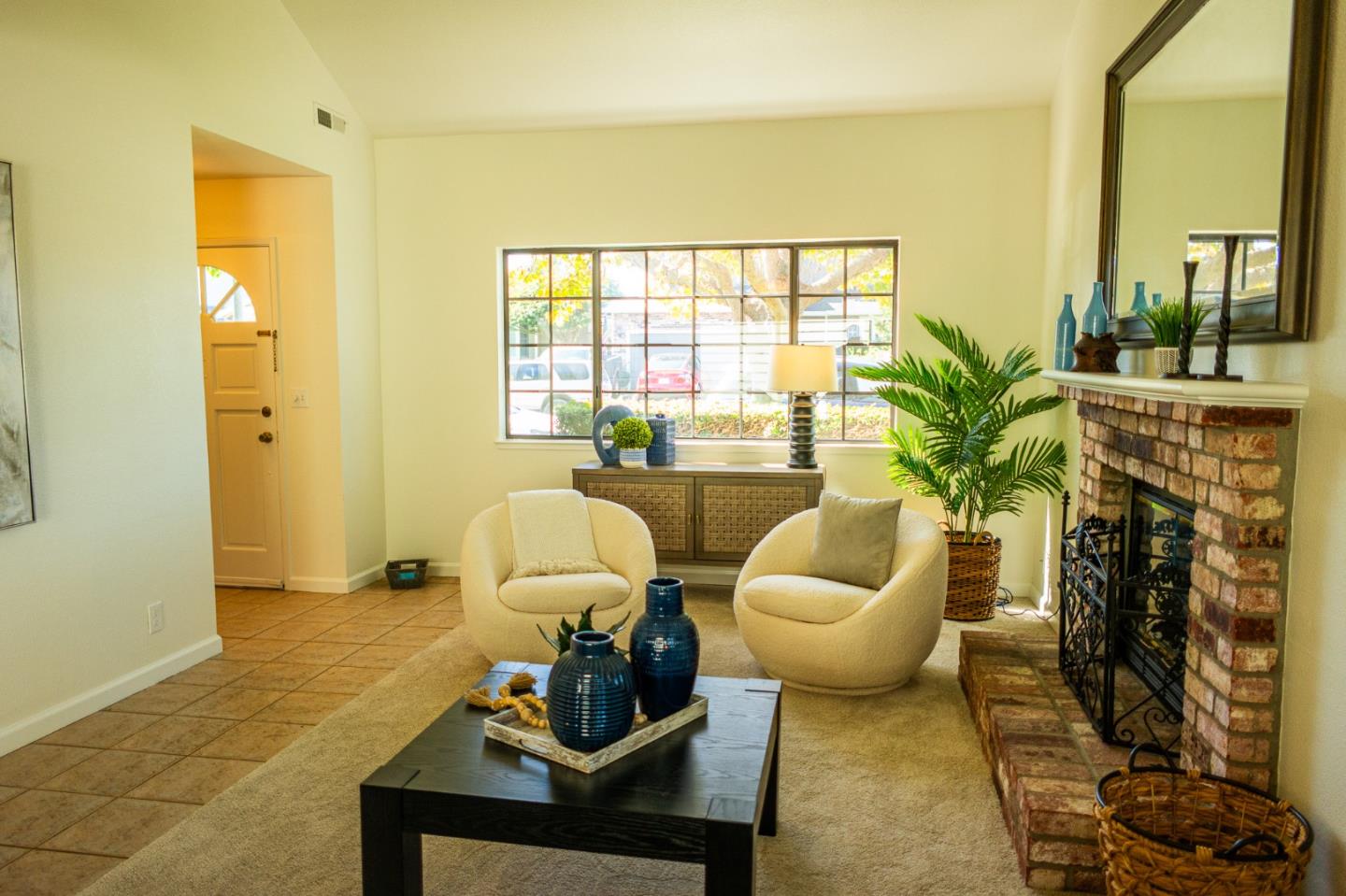 Detail Gallery Image 10 of 39 For 1060 Sunbird Dr, Watsonville,  CA 95076 - 2 Beds | 2/1 Baths