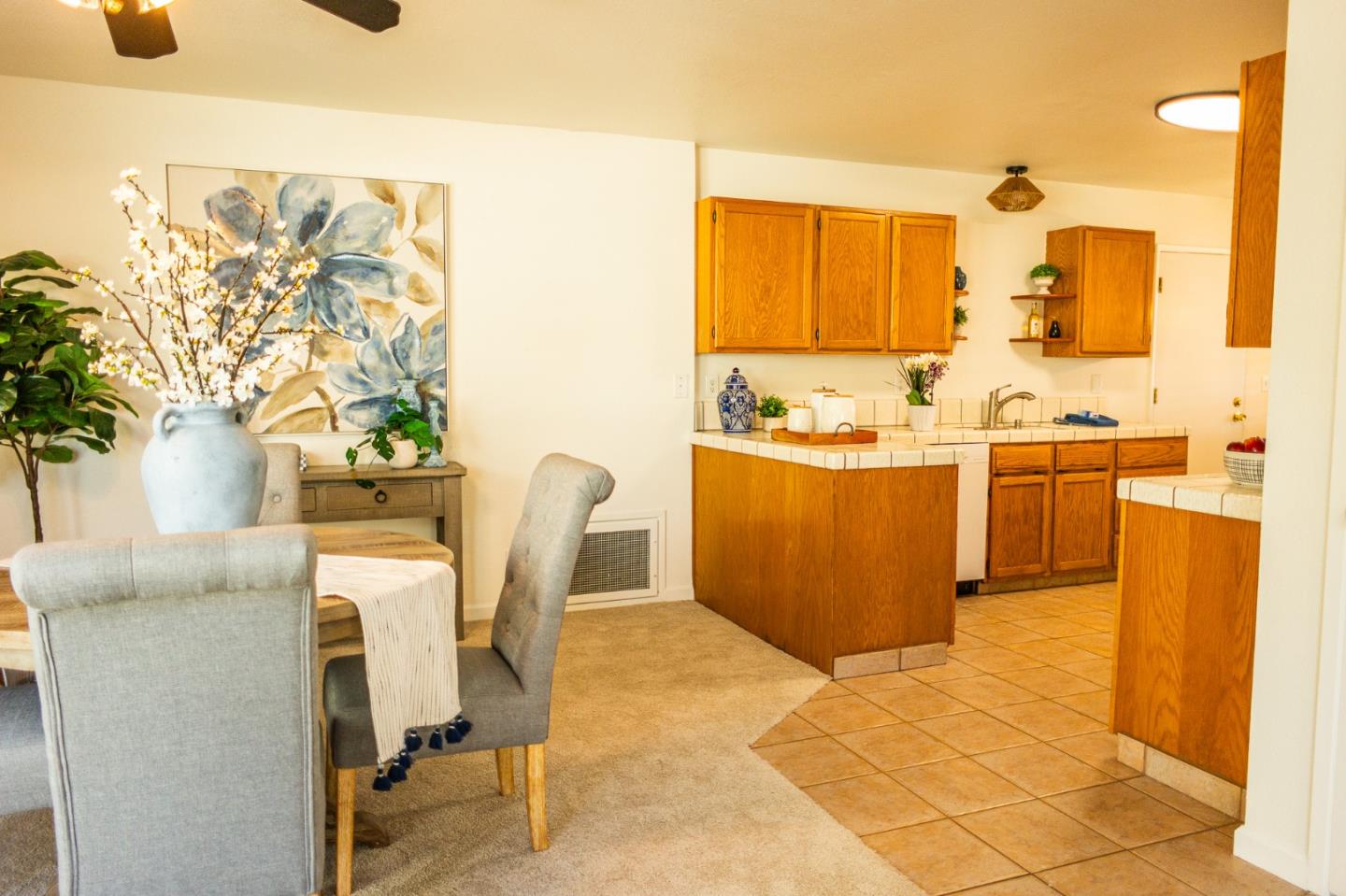 Detail Gallery Image 16 of 39 For 1060 Sunbird Dr, Watsonville,  CA 95076 - 2 Beds | 2/1 Baths