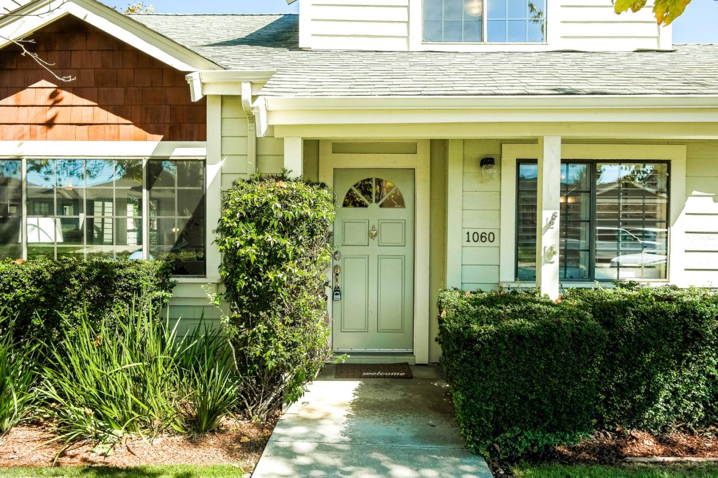 Detail Gallery Image 3 of 39 For 1060 Sunbird Dr, Watsonville,  CA 95076 - 2 Beds | 2/1 Baths