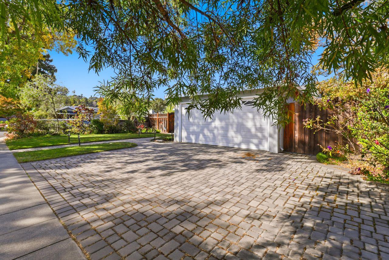 Detail Gallery Image 3 of 35 For 516 Middlesex Rd, Belmont,  CA 94002 - 3 Beds | 1 Baths