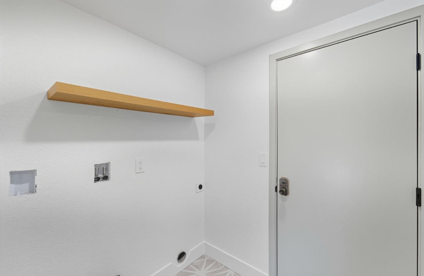 Detail Gallery Image 16 of 36 For 4512 Macbeth Ave, Fremont,  CA 94555 - 4 Beds | 2/1 Baths