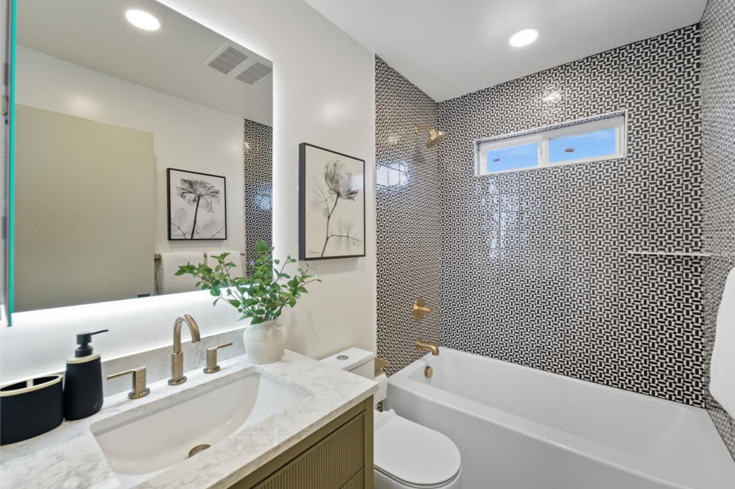 Detail Gallery Image 23 of 36 For 4512 Macbeth Ave, Fremont,  CA 94555 - 4 Beds | 2/1 Baths
