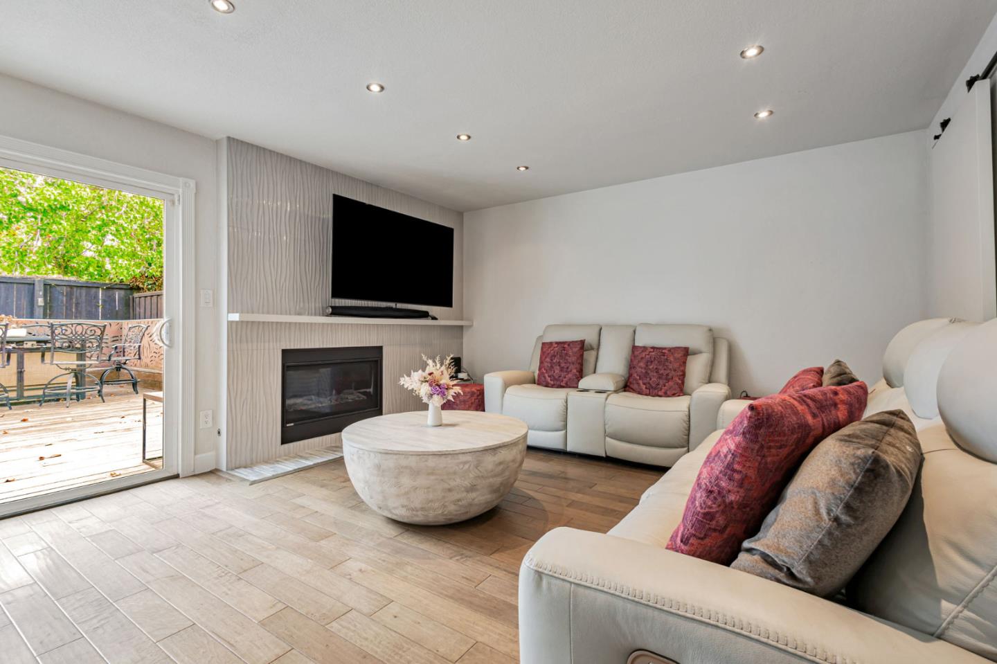 Detail Gallery Image 11 of 61 For 578 Seahorse Ln, Redwood City,  CA 94065 - 4 Beds | 2/1 Baths